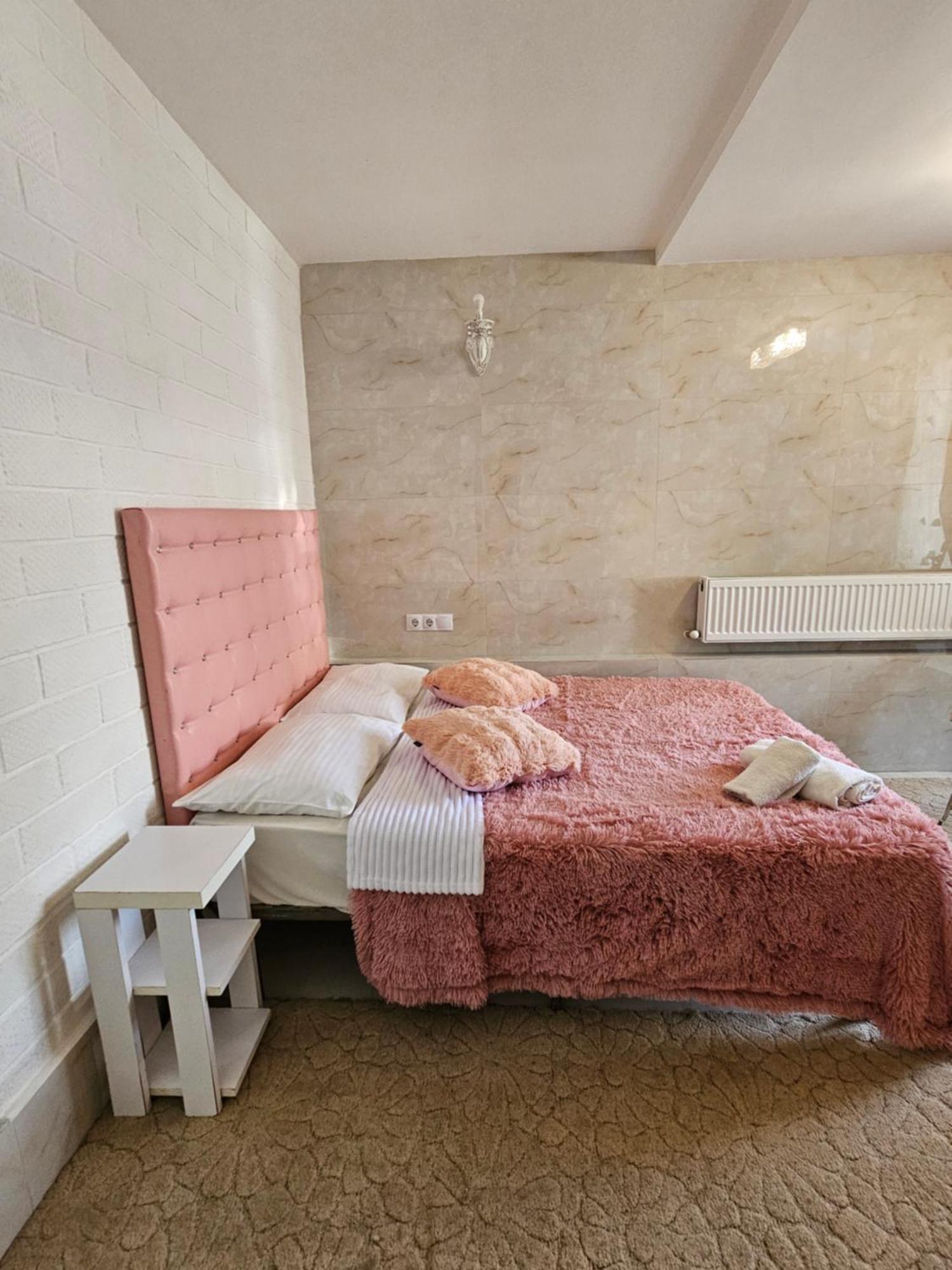 Rose Studio Chişinău Extérieur photo
